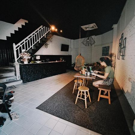 111 Hutton Lane Hostel 조지타운 외부 사진