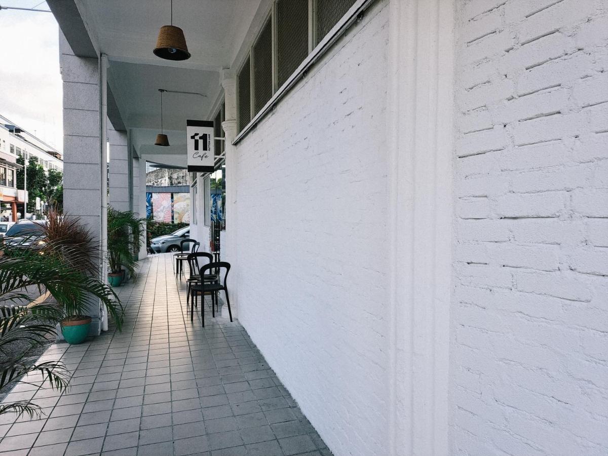 111 Hutton Lane Hostel 조지타운 외부 사진